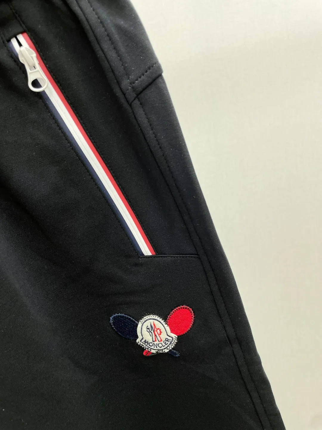 Mon 2026 New Arrival 🪡 LOGO DDD 。 Classic LOGO ， ， ， 。 ， 。 Size：M-3XL